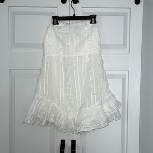 White, strapless dress.